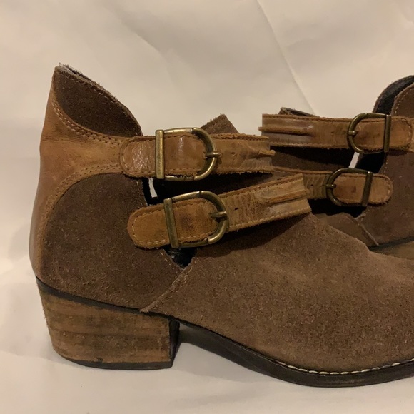 Brown boots - Picture 3 of 4